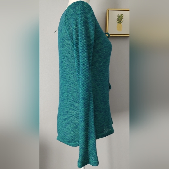 Hangten sweater size small color green fit and flare v neck good condition Soft - Picture 4 of 8